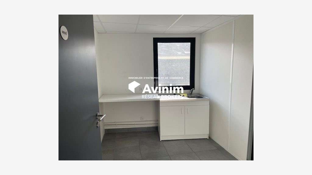 Bureaux spacieux lumineux 71m² à louer à Chantepie