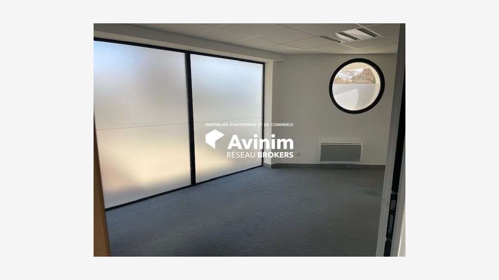 Bureaux spacieux lumineux 71m² à louer à Chantepie