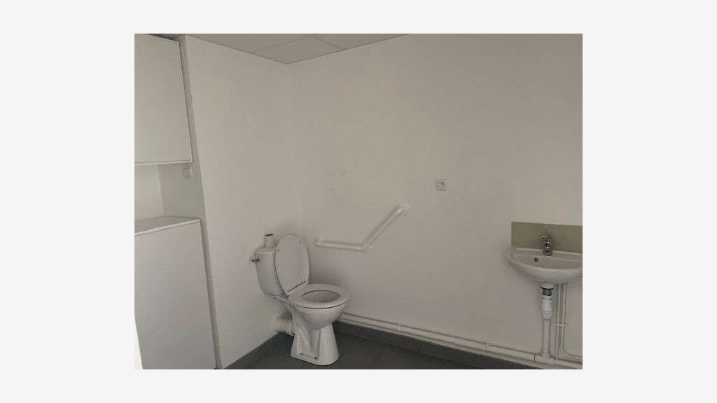 Bureaux lumineux71m² à louer à Chantepie