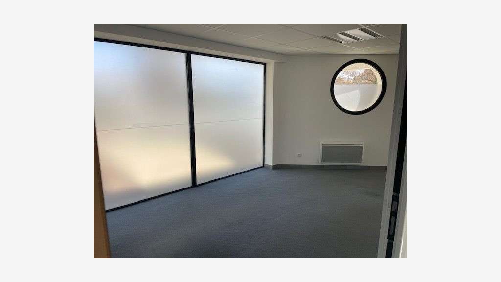 Bureaux lumineux71m² à louer à Chantepie