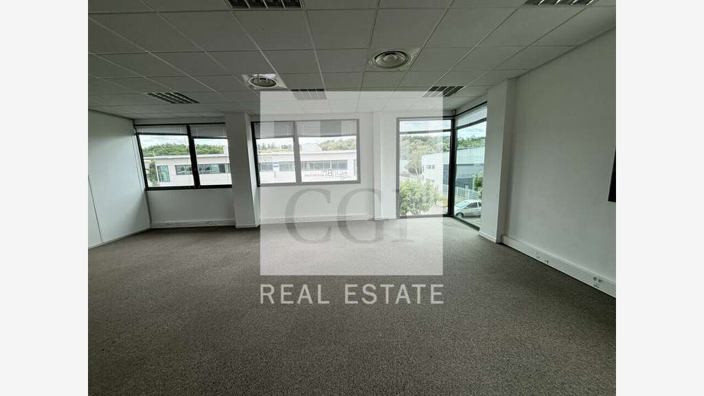 A louer bureaux de 143m² + parking à Chaponnay