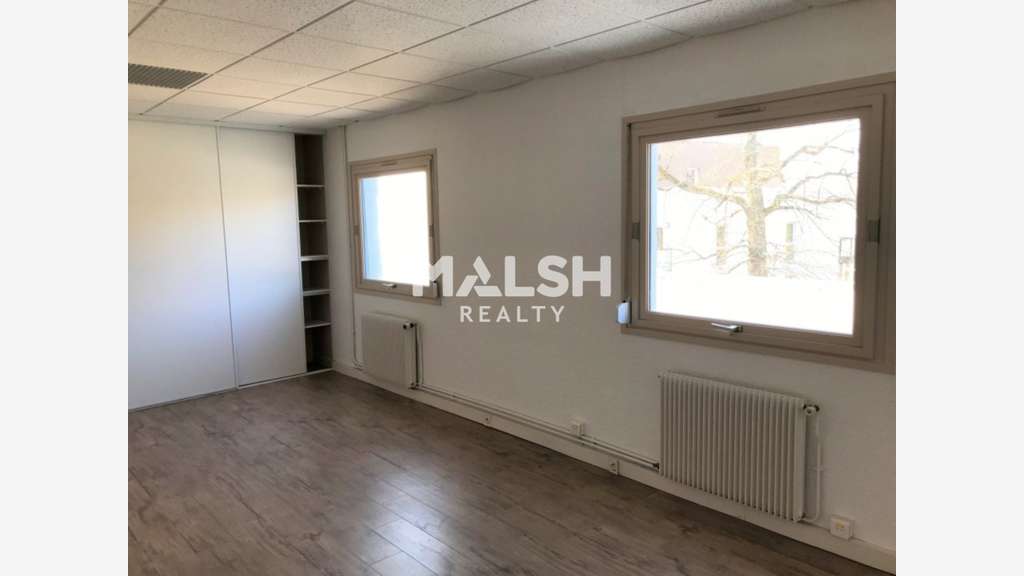 Bureaux 154m² à louer à Charbonnières proche A6