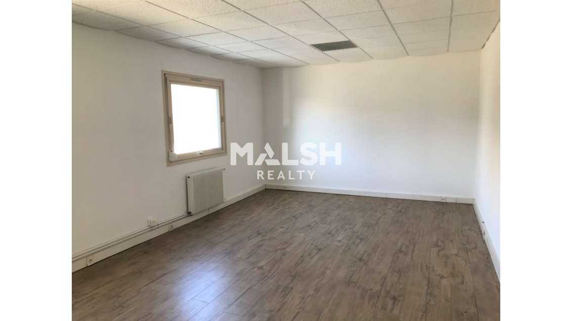 Bureaux 154m² à louer à Charbonnières proche A6