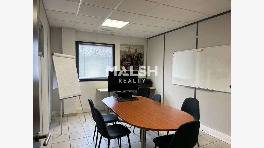 Bureaux à louer 152m² à Charly proche A450