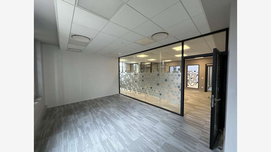 A louer bureaux haut standing empl n1 à Chartres