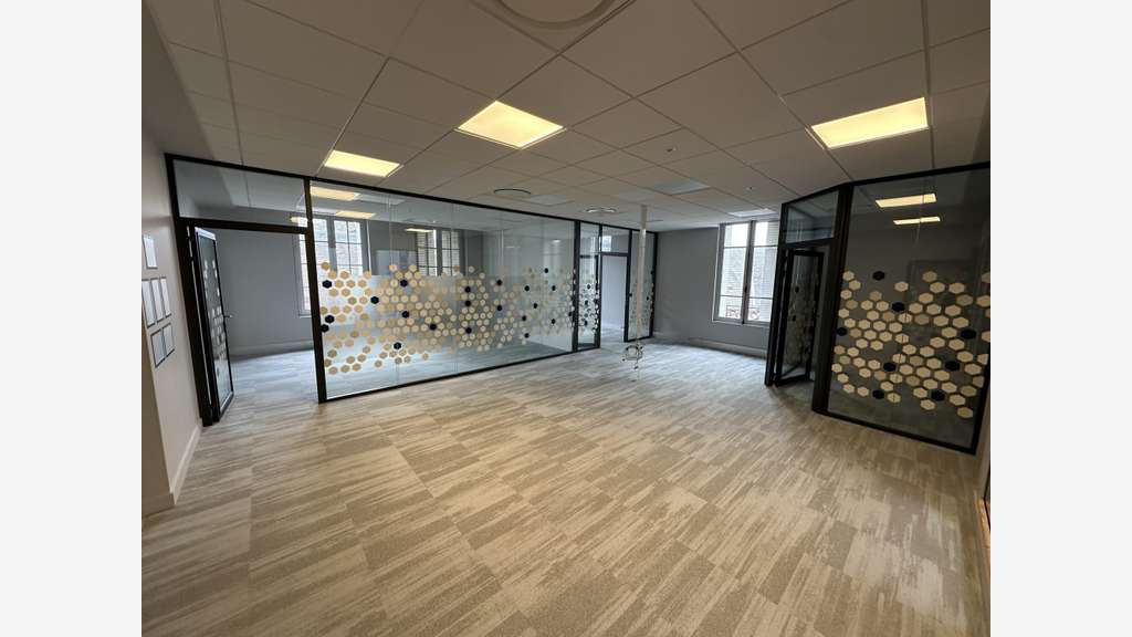 A louer bureaux haut standing empl n1 à Chartres