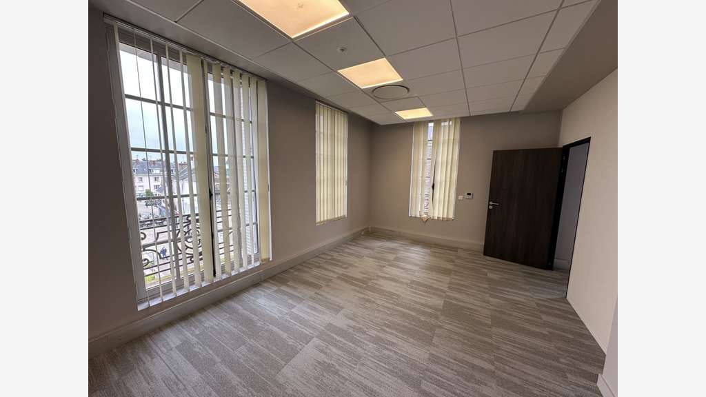 A louer bureaux haut standing empl n1 à Chartres