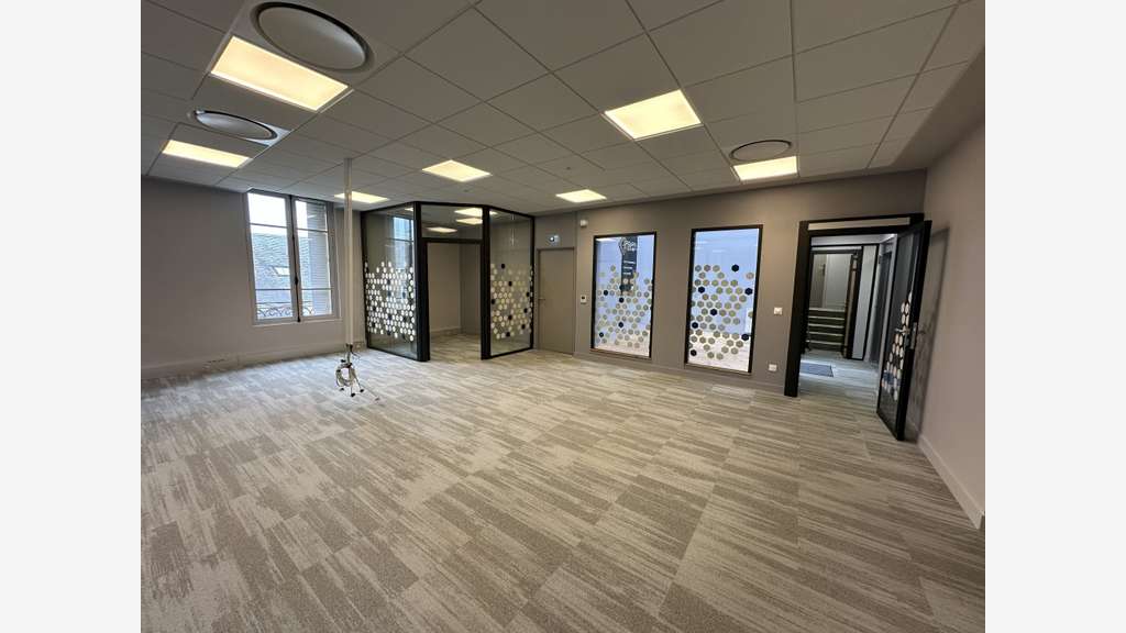 A louer bureaux haut standing empl n1 à Chartres