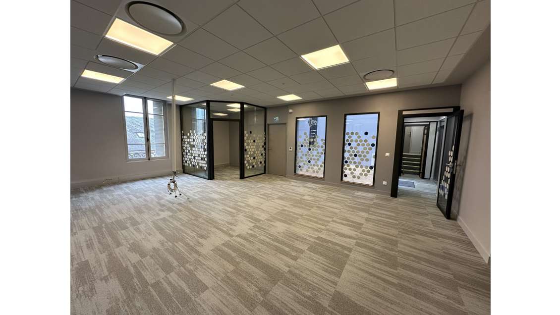 A louer bureaux haut standing empl n1 à Chartres 