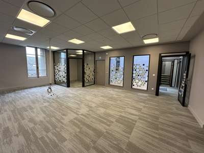 A louer bureaux haut standing empl n1 à Chartres 