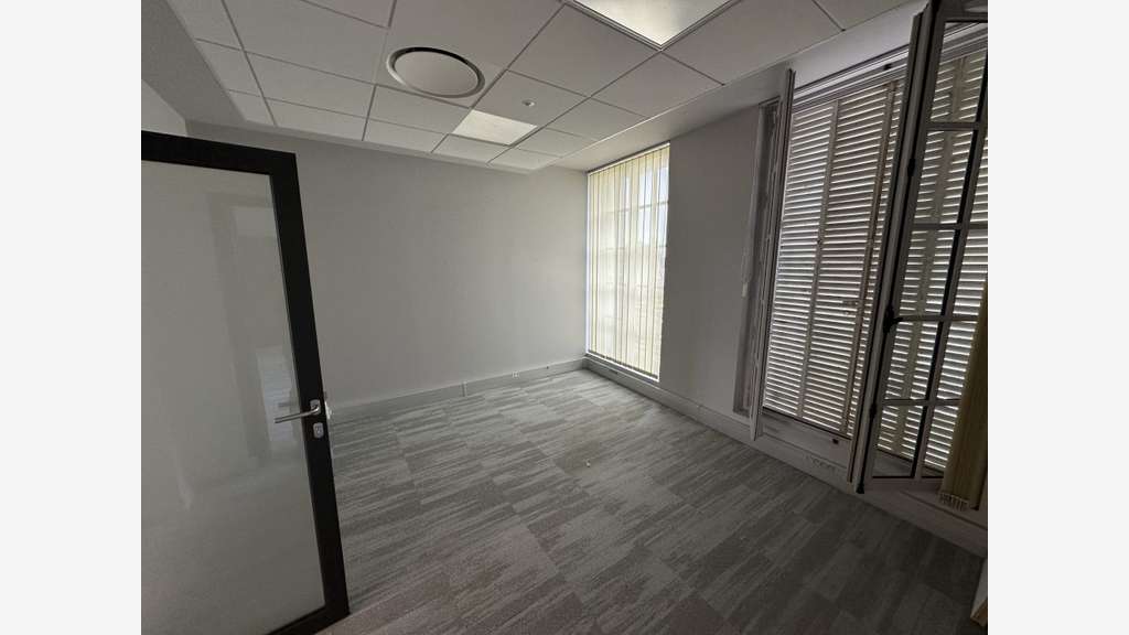 A louer bureaux haut standing empl n1 à Chartres