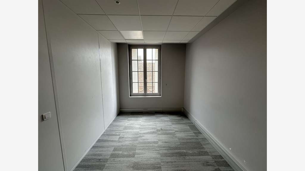 A louer bureaux haut standing empl n1 à Chartres