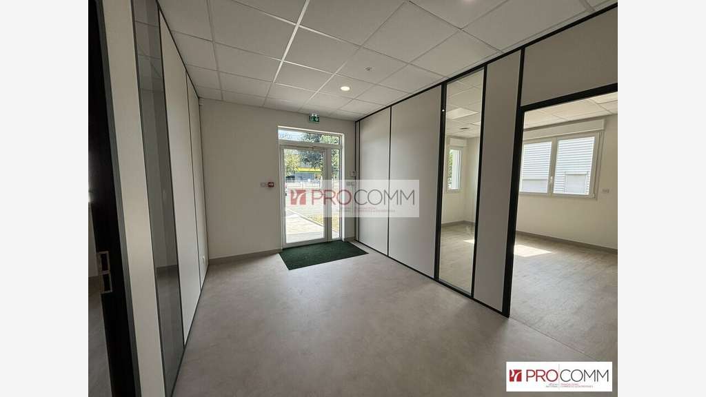 Bureaux 231m² RDC à louer accès rocade à Chartres