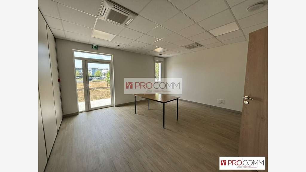 Bureaux 231m² RDC à louer accès rocade à Chartres