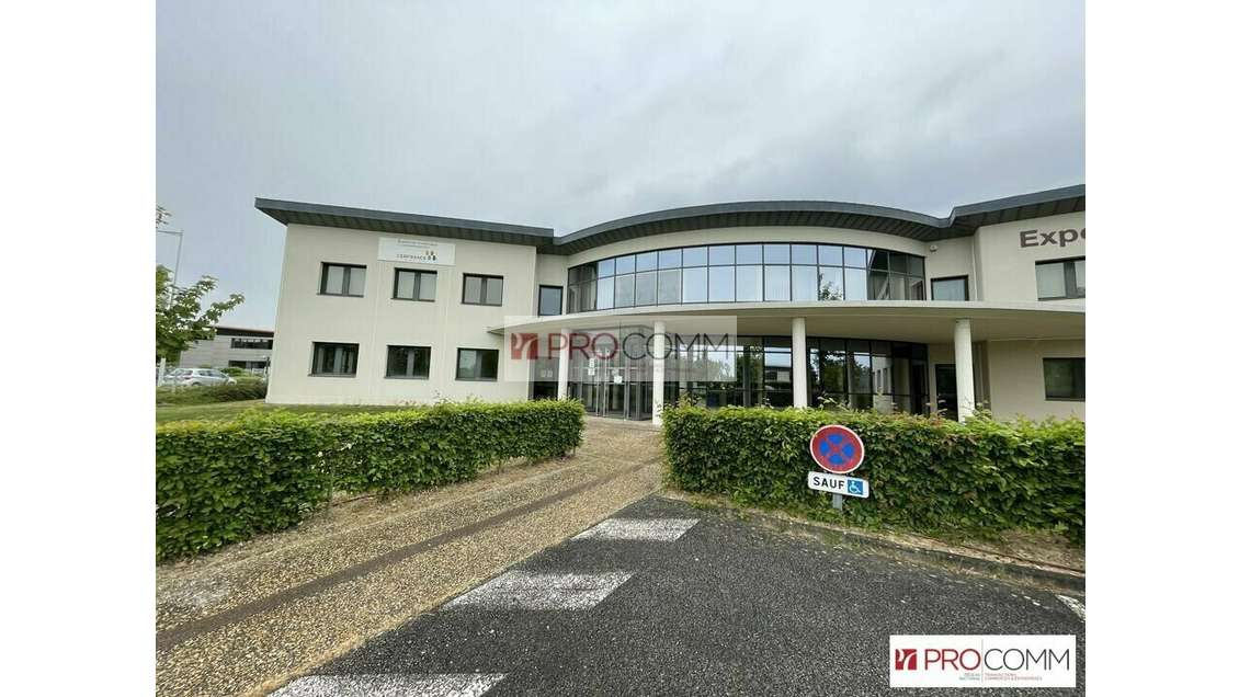 Bureaux avec parking clos à louer à Chartres