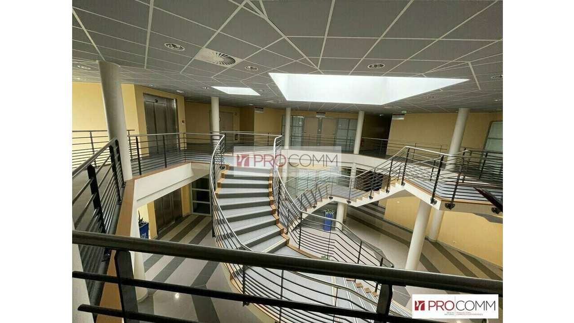 Bureaux 268m² R+1 à louer à Chartres