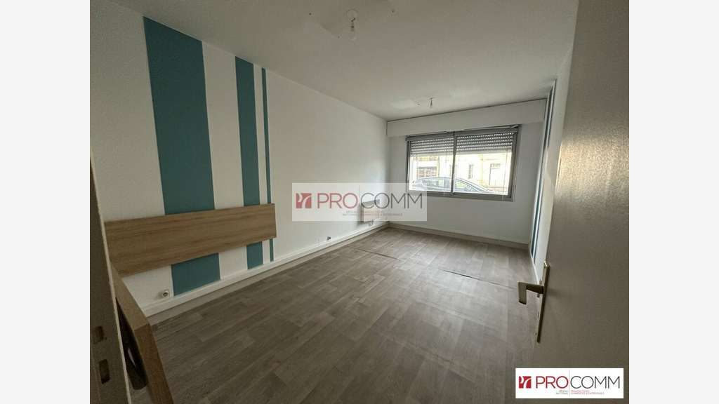 Bureaux de 80m² à louer en RDC à Chartres centre