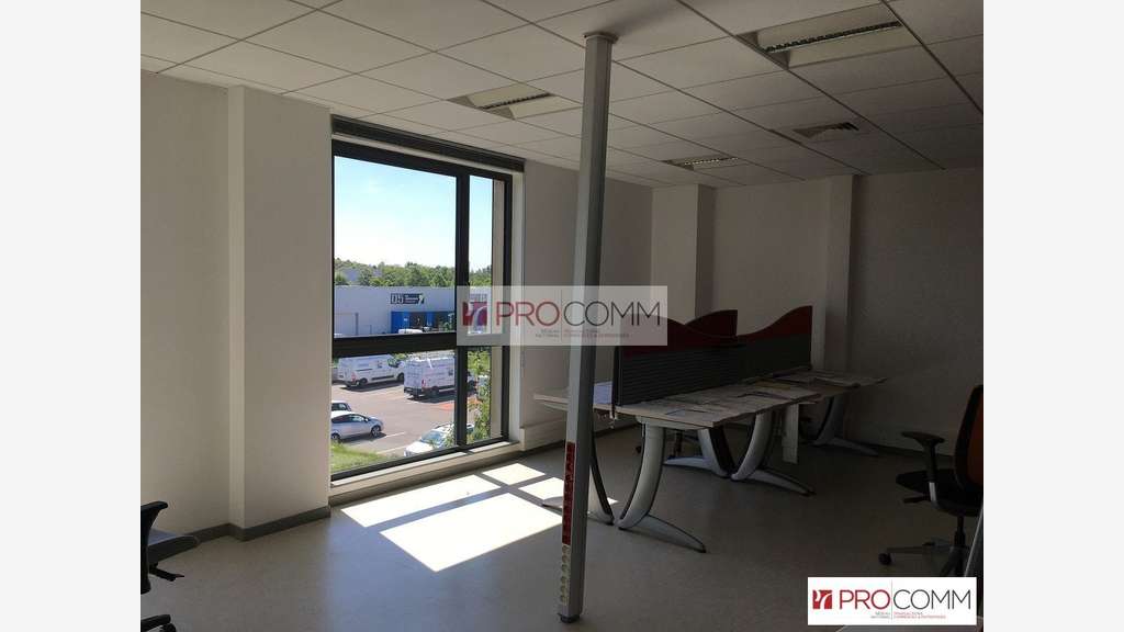 Bureaux 27m² R+2 à louer à Chartres