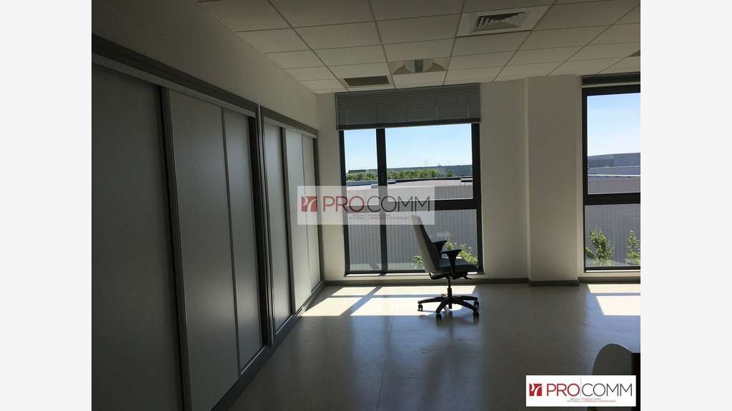 Bureaux 27m² R+2 à louer à Chartres