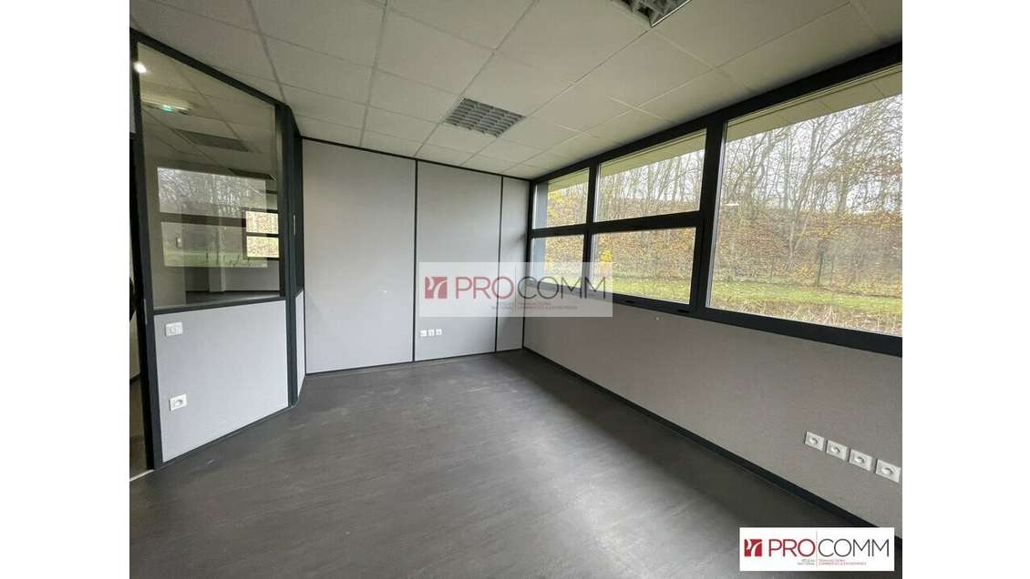 Bureaux 150m² à louer à Chartres Le Coudray