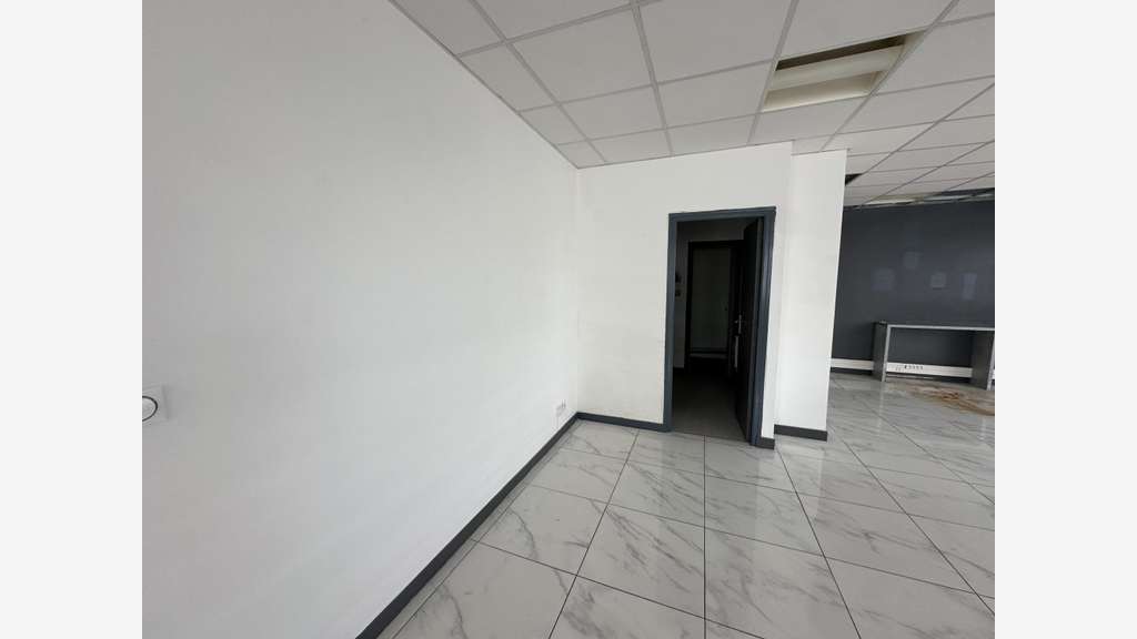 Bureaux 215m² à louer proche rocade à Chartres