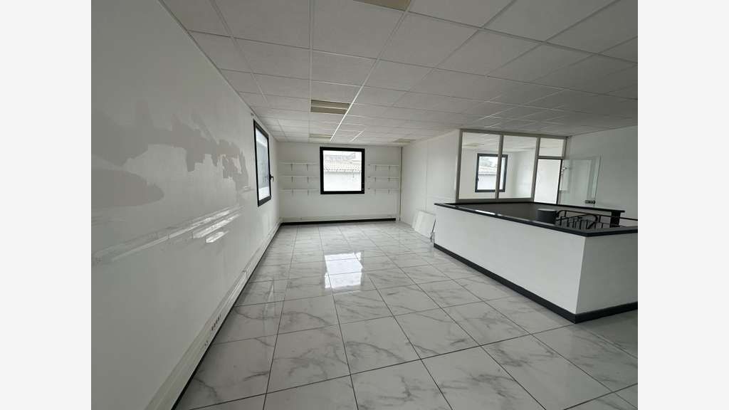 Bureaux 215m² à louer proche rocade à Chartres