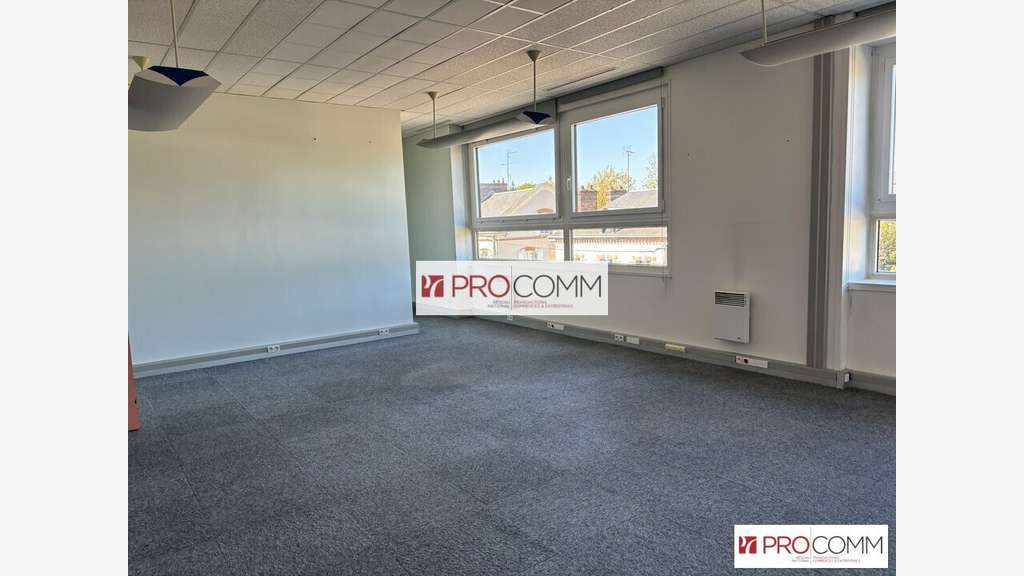 Bureaux 326m² R+2 à louer à Chartres centre