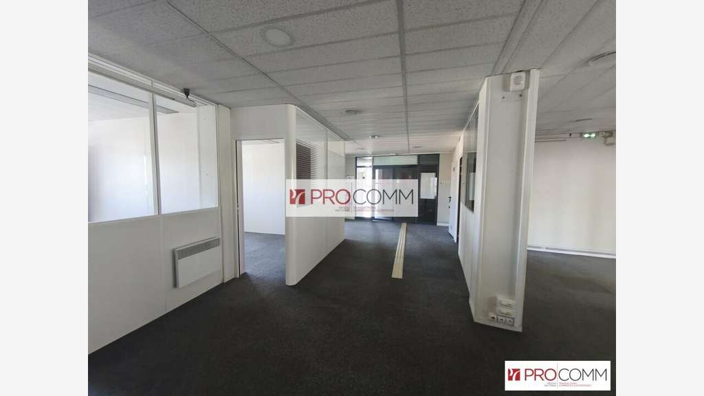 Bureaux 326m² R+2 à louer à Chartres centre