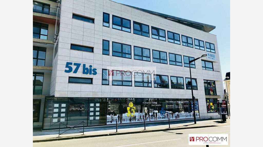 Bureaux 326m² R+2 à louer à Chartres centre