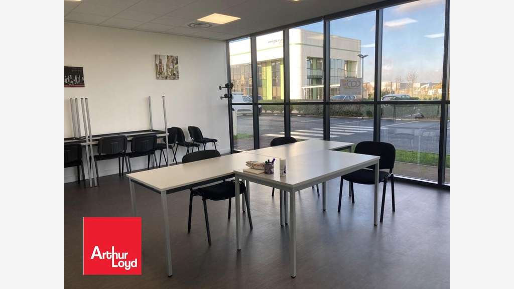 A louer bureaux de 169m² en RDC à Chartres 