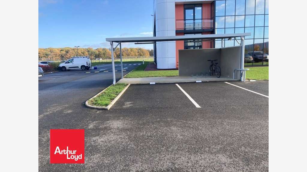 A louer bureaux de 169m² en RDC à Chartres 