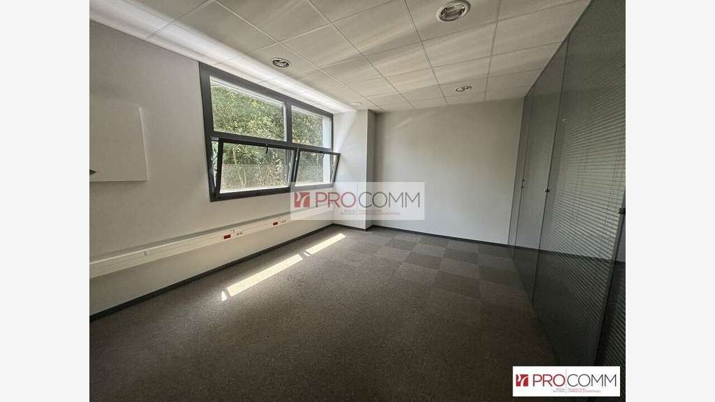Loue bureaux 73m² au 1er étage Chartres le Coudray