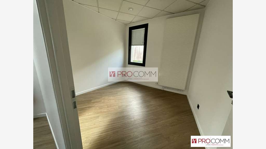 Bureaux de 108m² à louer à Chartres les Propylees
