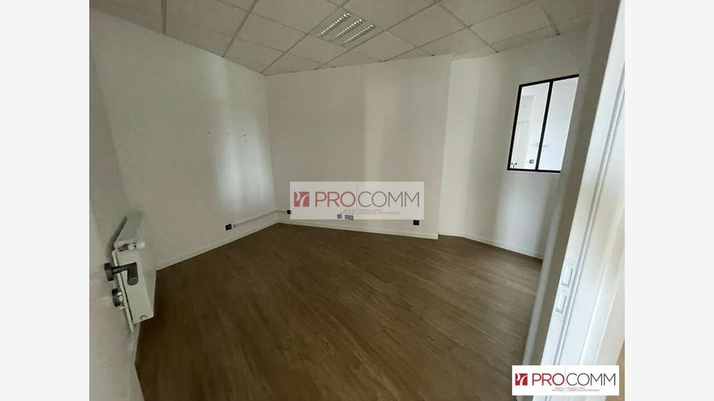Bureaux de 108m² à louer à Chartres les Propylees