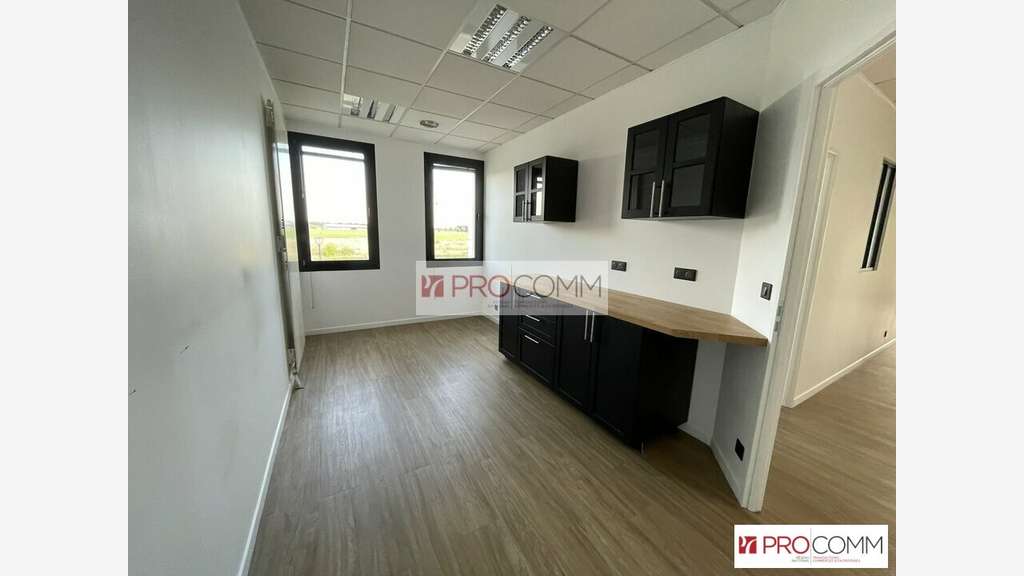 Bureaux de 108m² à louer à Chartres les Propylees