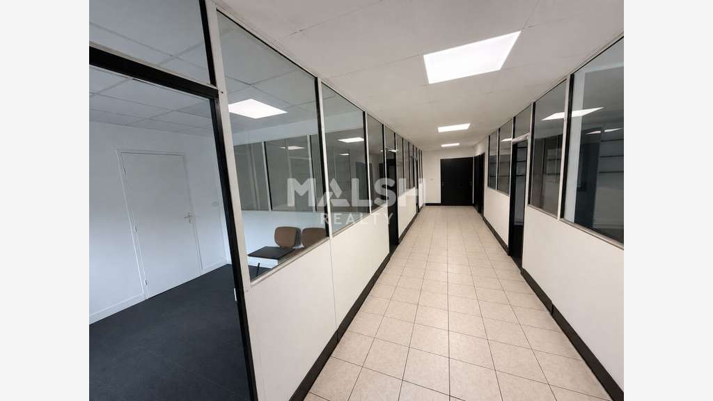 Local de plain pied de 90m² ZI Montbertrand