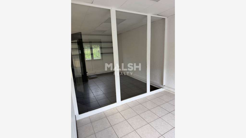 Local de plain pied de 90m² ZI Montbertrand