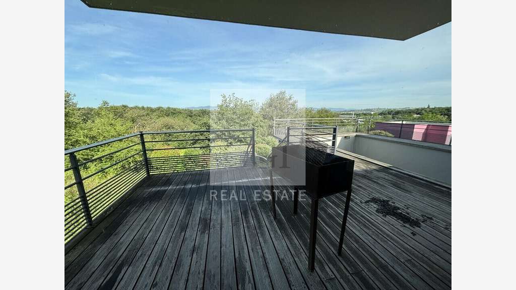 Bureaux à partir 247m² à louer à Chasse-sur-Rhône