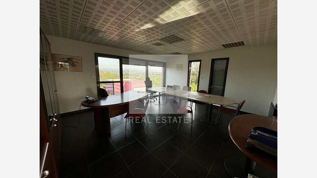 Bureaux à partir 247m² à louer à Chasse-sur-Rhône