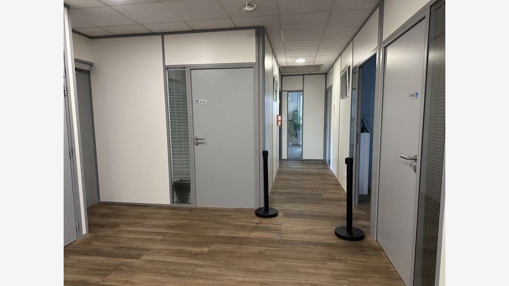 Bureaux 12m² à louer centre médical Chasse / Rhône