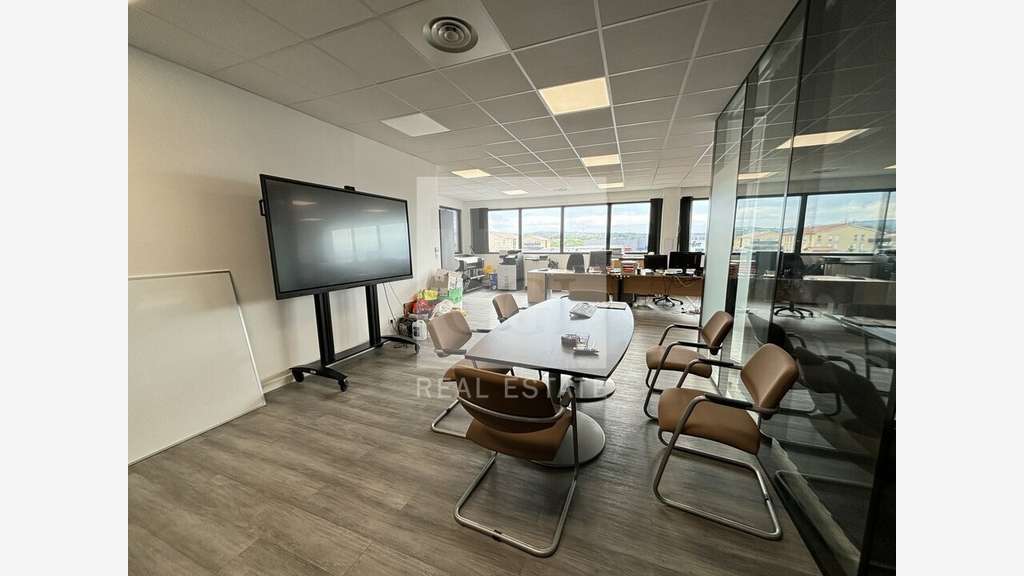 A louer bureaux 115m² proche A46 Chasse-sur-Rhône