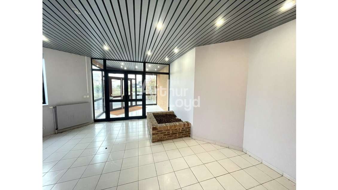 Bureaux 315m²  à louer Chasseneuil-du-Poitou RN10