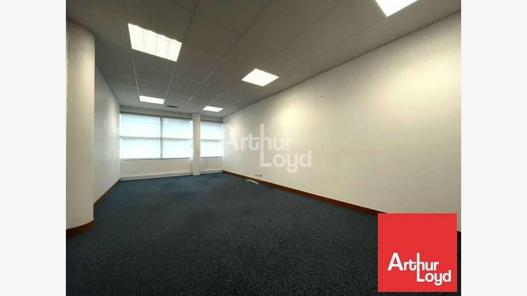 Bureaux de 30m² à louer à Chasseneuil du Poitou