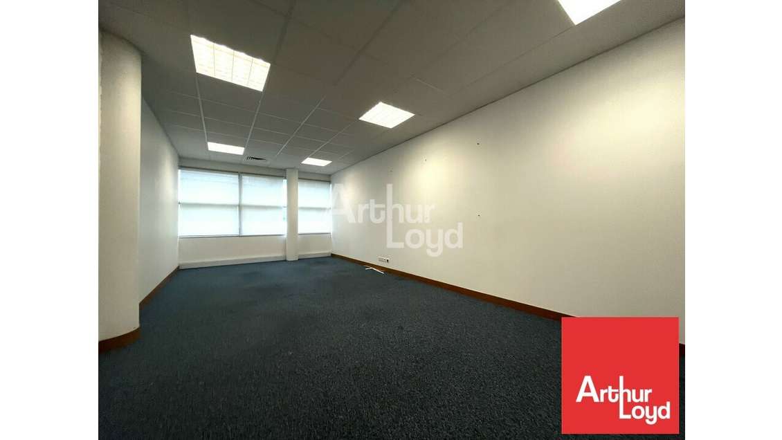 Bureaux de 30m² à louer à Chasseneuil du Poitou