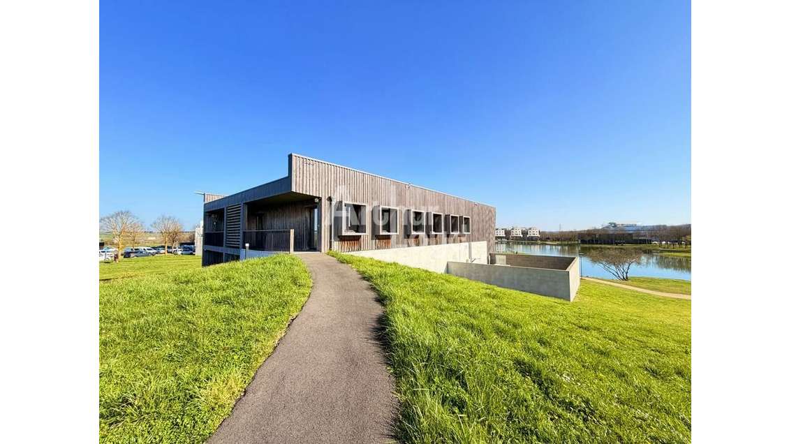 Bureaux 120m² à louer à Chasseneuil du Poitou