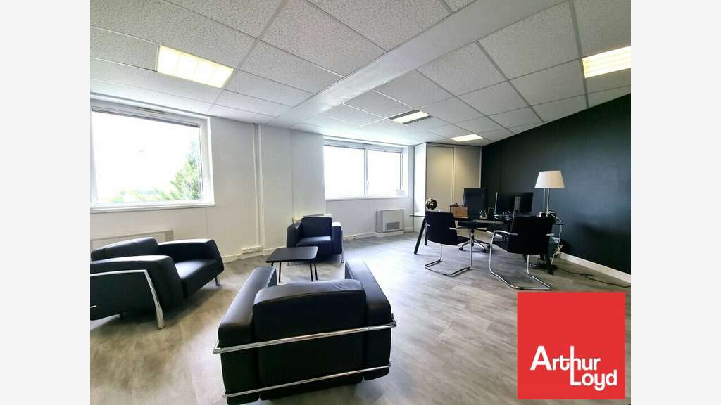 A louer bureaux loués 139m² Chasseneuil du Poitou
