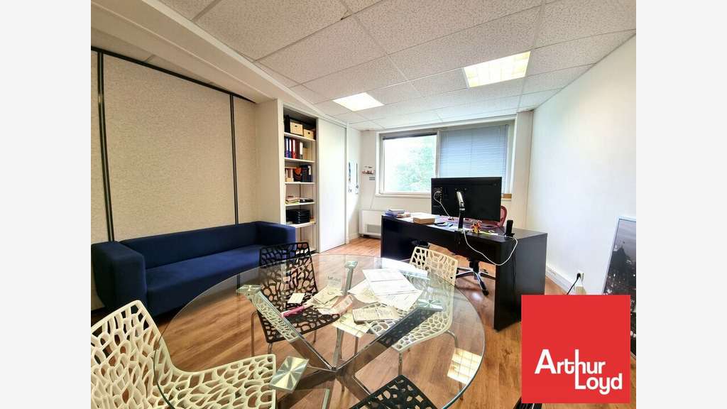 A louer bureaux loués 139m² Chasseneuil du Poitou