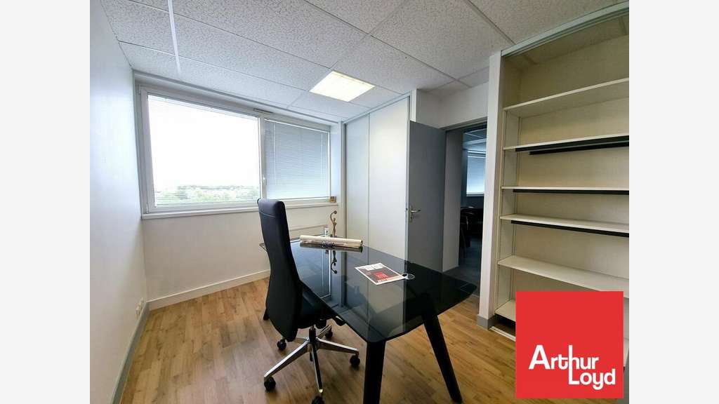 A louer bureaux loués 139m² Chasseneuil du Poitou