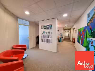 CHASSENEUIL DU POITOU - BUREAUX à louer