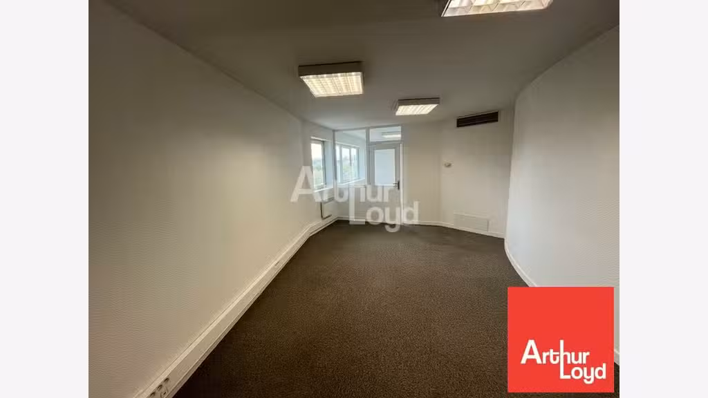Bureaux 38m² à louer à Chasseneuil Futuroscope
